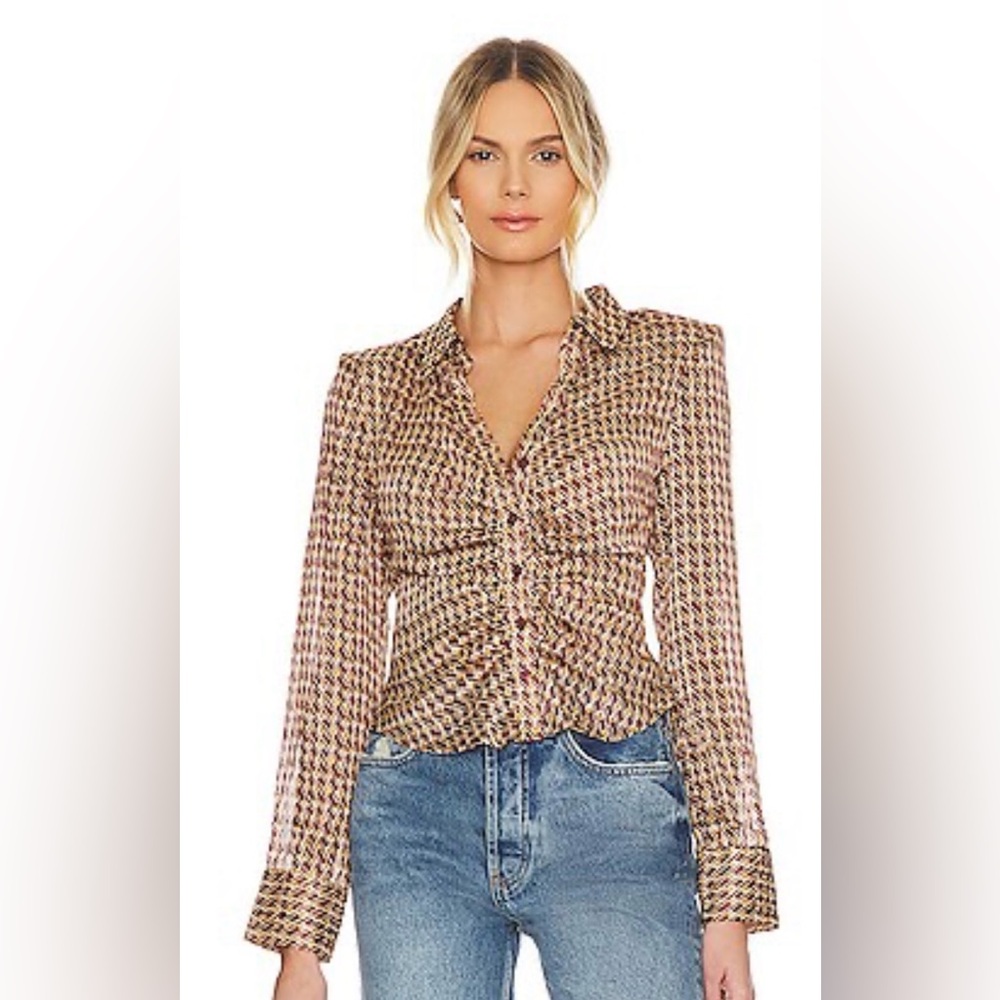 ASTR THE LABEL: RUCHED BUTTON-UP TOP